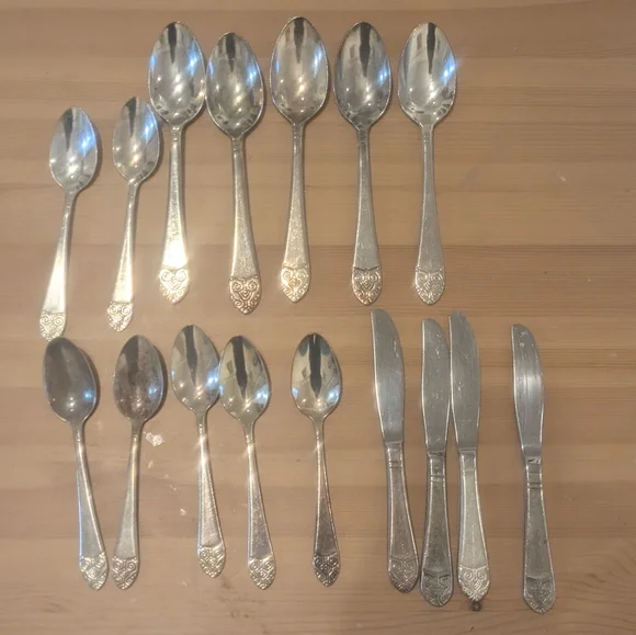 Waldorf Astoria Flatware Bundle - Picture 4 of 12